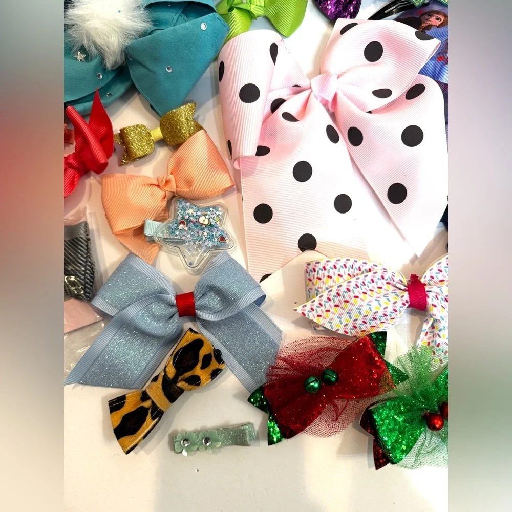 Assorted Variety of 32 Bows and Hair Clips for Little Girls